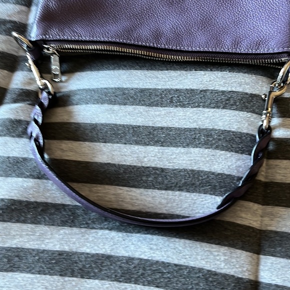 Hi I am selling a gently used coach purse - Picture 5 of 8